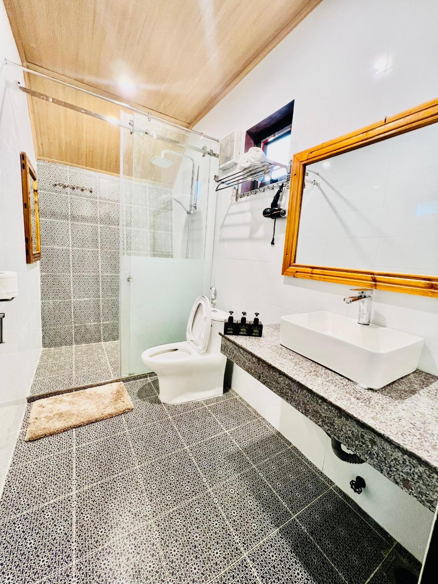 Tropical Valley Homestay - Villas Фонгня Экстерьер фото