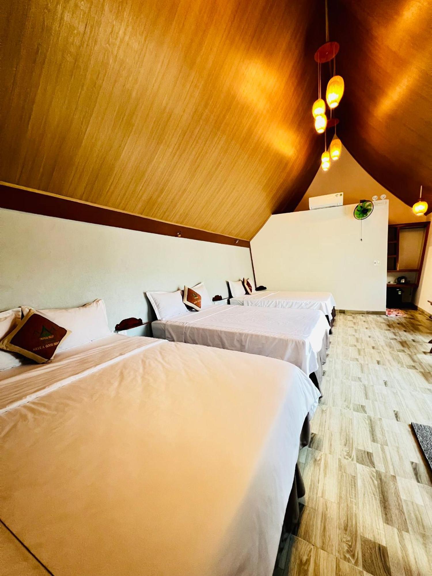 Tropical Valley Homestay - Villas Фонгня Экстерьер фото