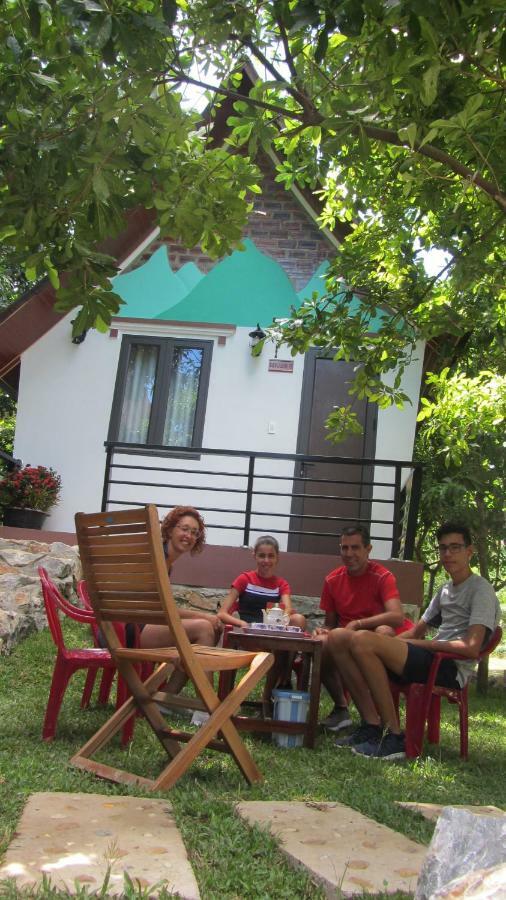 Tropical Valley Homestay - Villas Фонгня Экстерьер фото